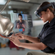 Imagen para el artículo titulado Las Hololens 2 de Microsoft son mucho más potentes, están a la venta y tienen un público al que dirigirse. No eres tú